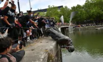 Government Guidance to Ensure Statues of Historic Figures Are Kept in Place