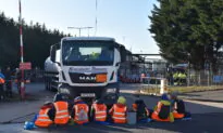 UK Climate Change Activists Continue Blocking Oil Terminals