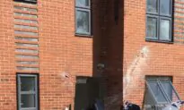 UK: Plane Destroyed and Pilot Injured After Crashing Into Block of Flats in Oxfordshire