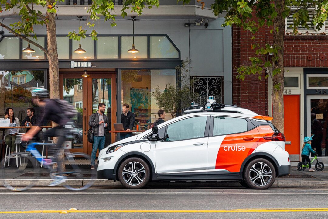 San Francisco Officers Pulled Over a Driverless GM Cruise