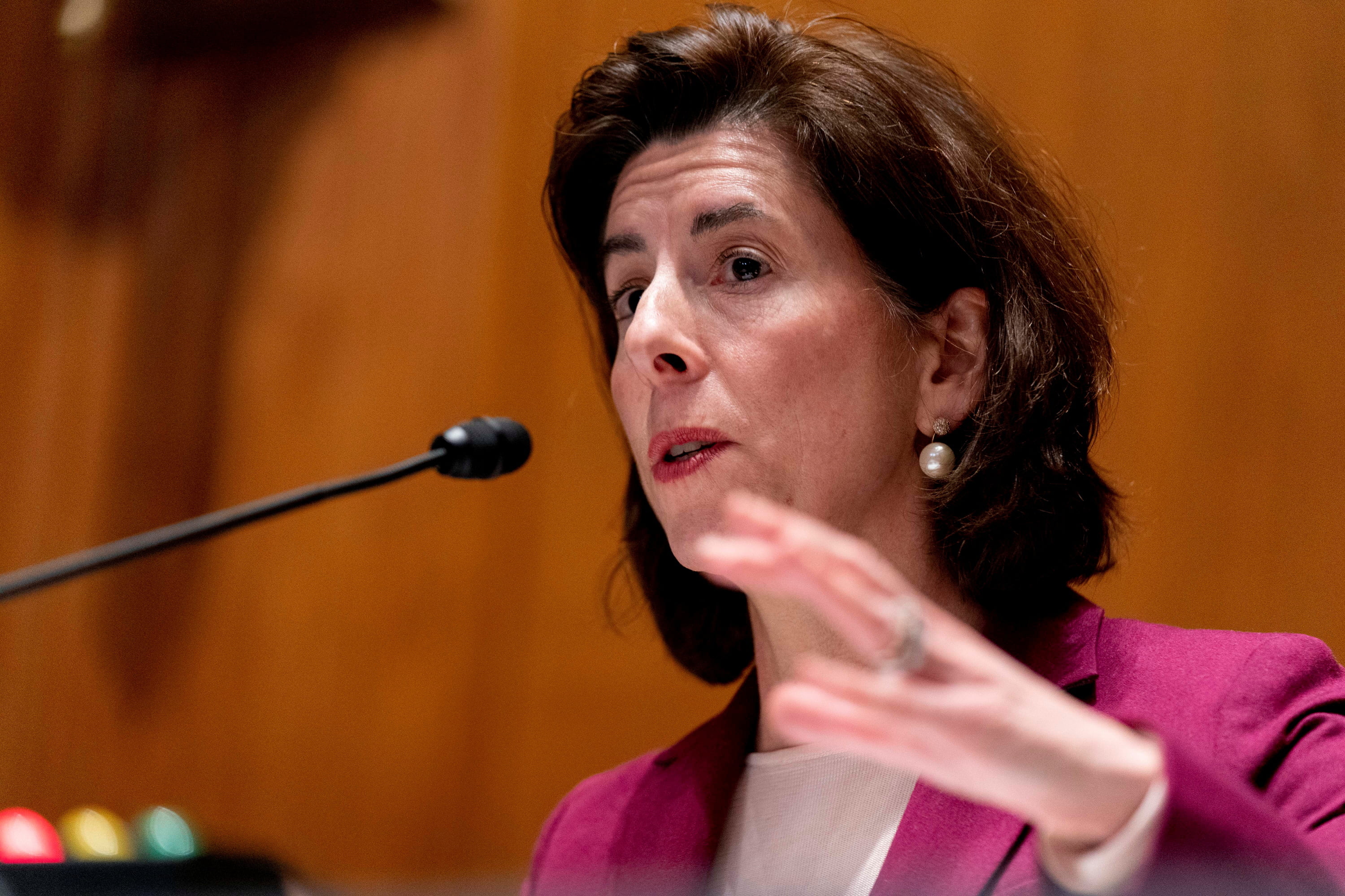 Chipmakers Will Abandon Plans for US Plants Unless Congress Passes $52 Billion Funding, Warns Raimondo - Vimarsana News