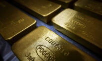 Gold Prices Flat as Firmer Dollar, Yields Dim Safe-Haven Demand