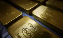 Gold Falls and Dollar Climbs Following Fed’s Official Remarks