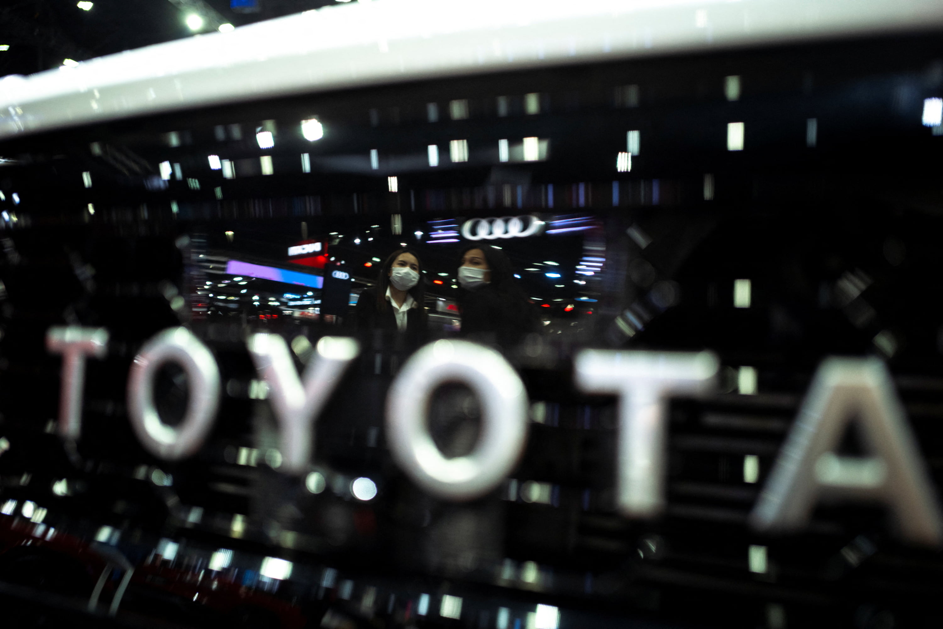 Toyota Joins Tesla in Developing Self-Driving Tech With Low-Cost Cameras - Vimarsana News