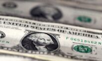 US Dollar Risks Mount as Threats to Market Dominance Grow