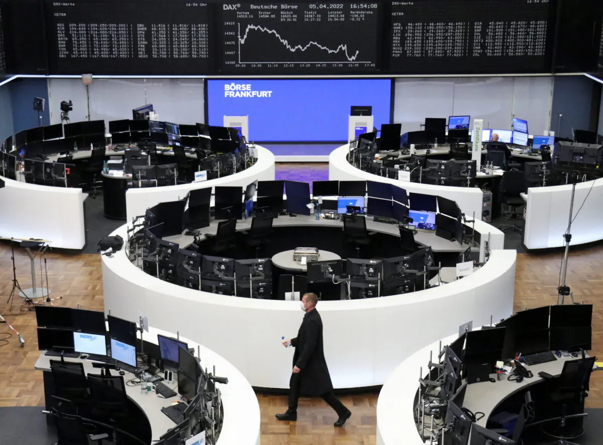 The German share price index DAX graph is pictured at the stock exchange in Frankfurt, Germany, on April 5, 2022. (Staff/Reuters)