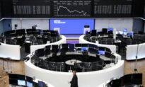 World Shares Mixed on Growth Worries as Central Banks Tighten