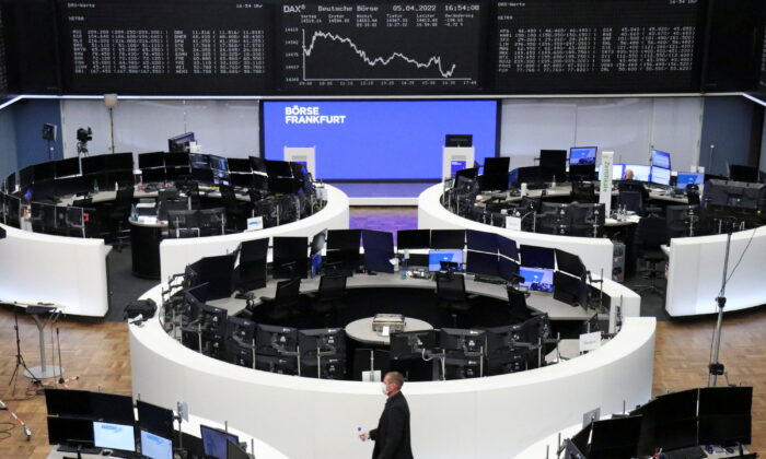 The German share price index DAX graph is pictured at the stock exchange in Frankfurt, Germany, on April 5, 2022. (Staff/Reuters)