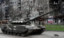 Commander: Situation in Mariupol ‘Critical’; DOJ to Appeal Ruling if CDC Says Masks Needed | NTD News Today