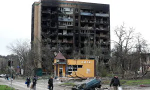Russians Collect Dead Bodies in Mariupol; CDC Issues Nationwide Alert Over Hepatitis in Children | NTD News Today