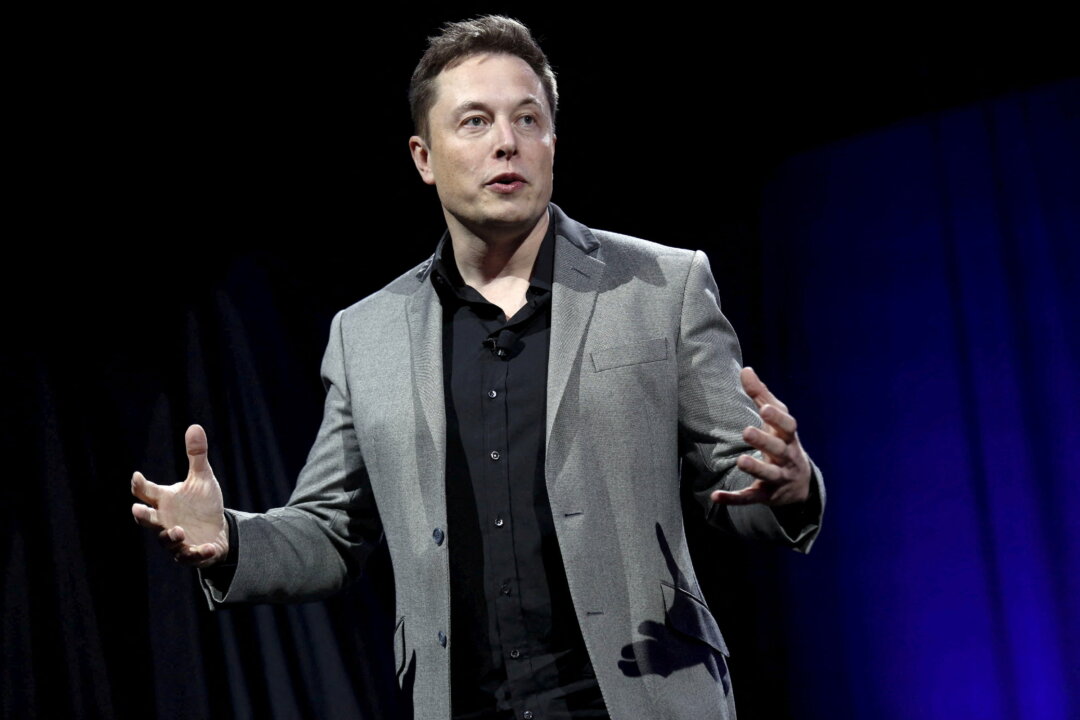 Musk Says Russia’s Space Chief Threatened Him Over Starlink in Ukraine