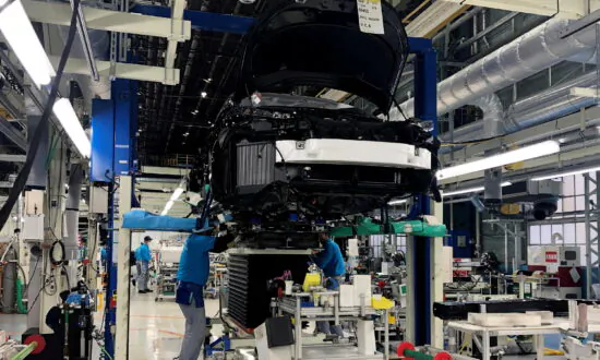 Toyota Reports Record High Global Production for March, Despite Slump at Home