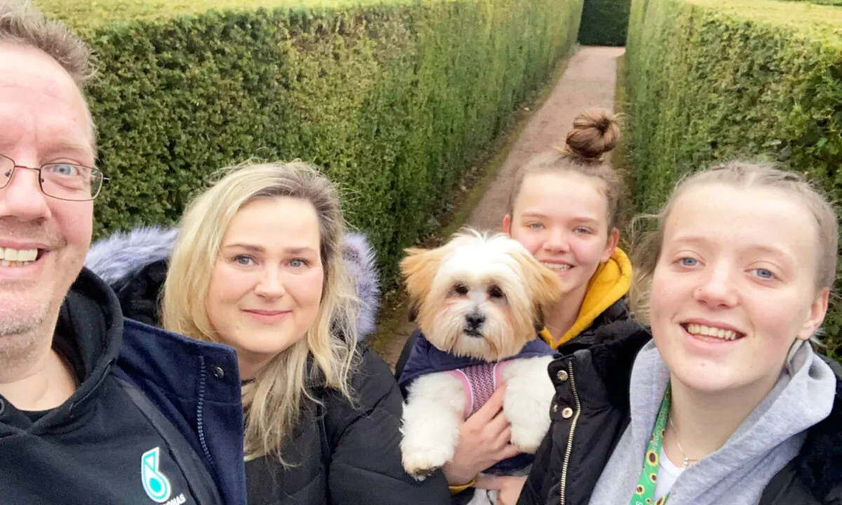 Natalie Riley (2nd-L) with her husband and two of her three children. (Courtesy of Caters News)