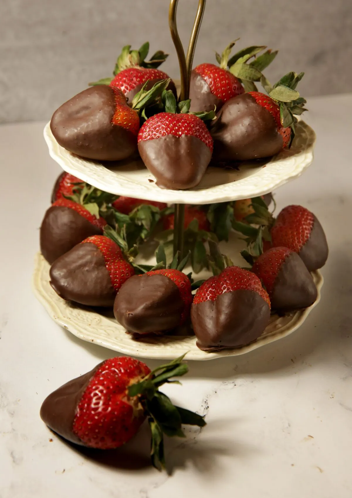Chocolate-Dipped Strawberries. (Hillary Levin/St. Louis Post-Dispatch/TNS)