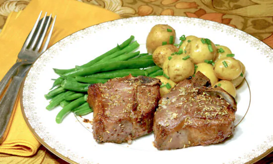 Quick Fix: Rosemary, Garlic Make Lamb Chops Dish Perfect for Holiday Weekend (Or Anytime)