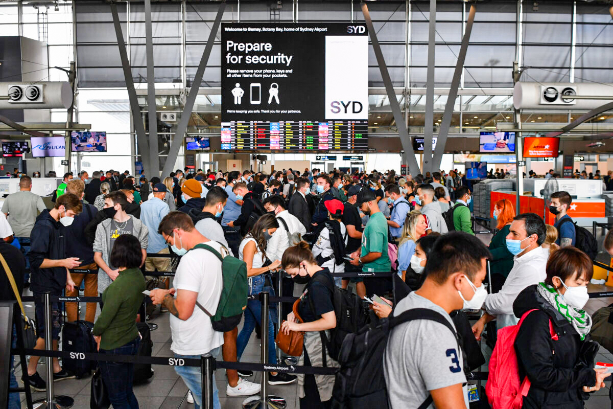 Australians Face Chaos in Sydney Airport as Easter Holidays Kick Off - Vimarsana News