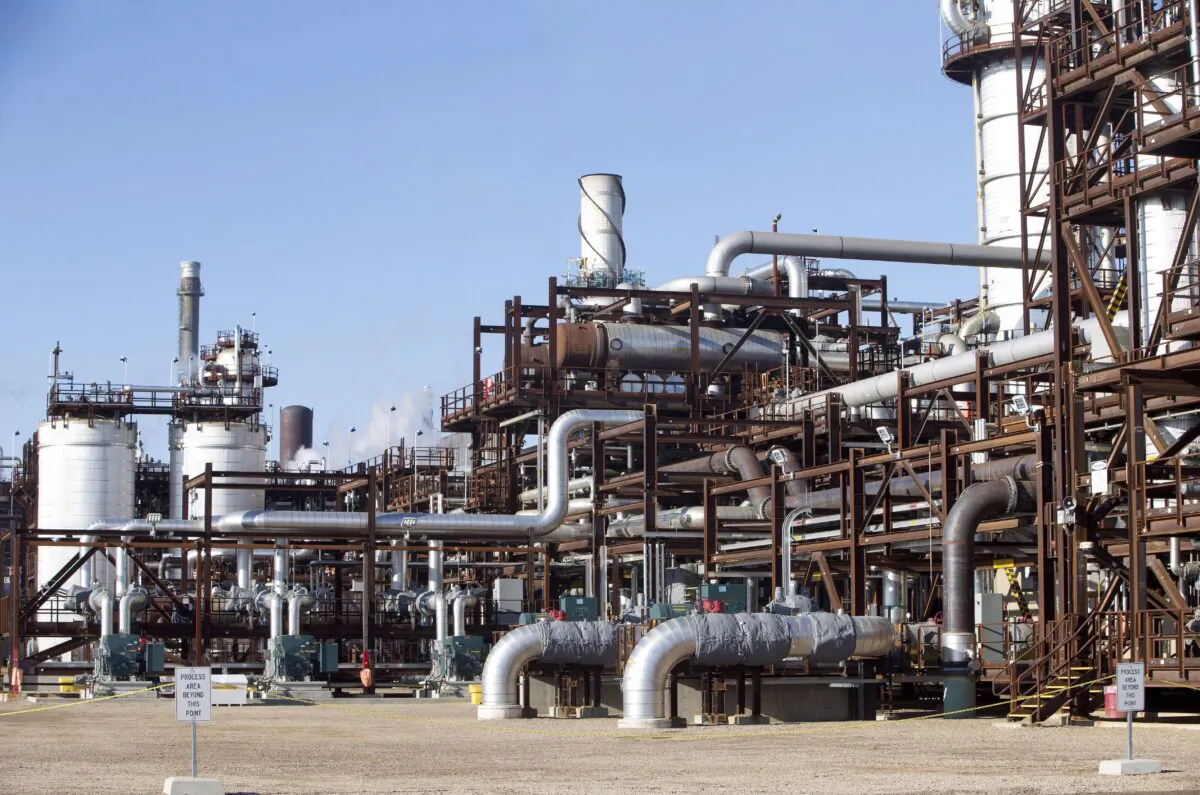 The Quest carbon capture and storage facility owned by Shell in Fort Saskatchewan, Alta., in a file photo. (The Canadian Press/Jason Franson)
