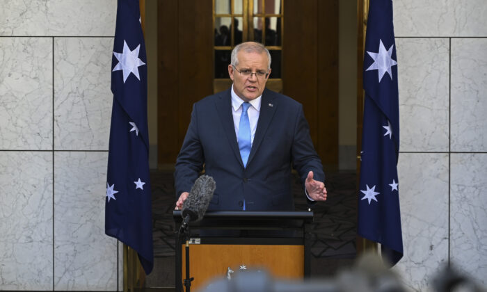 Prime Minister Scott Morrison addresses the media at Parliament House in Canberra, Australia, on April 10, 2022. (Martin Ollman/Getty Images)