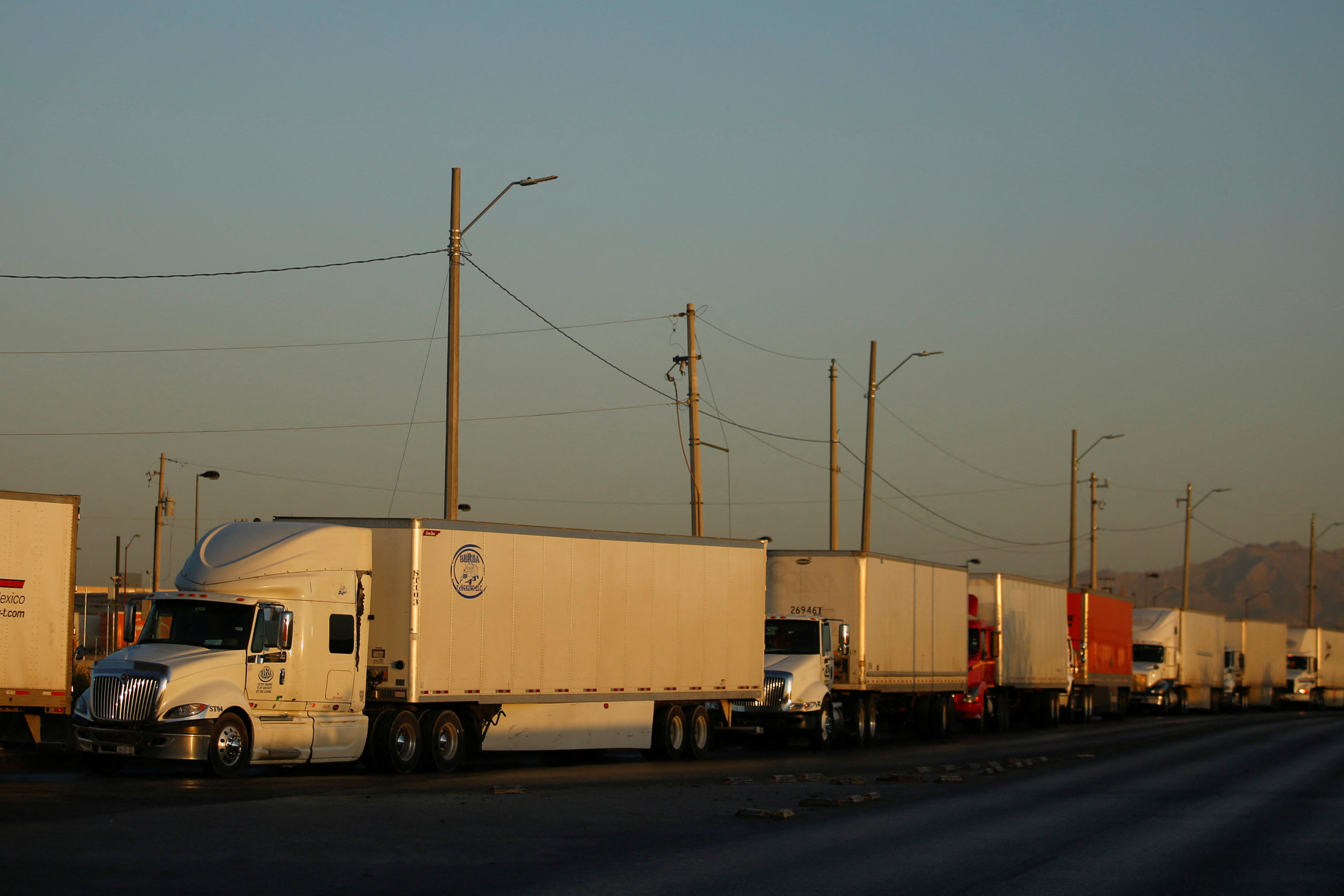 Fears of Commerce Crunch as Texas Border Inspections Continue Amid Border Crisis - Vimarsana News