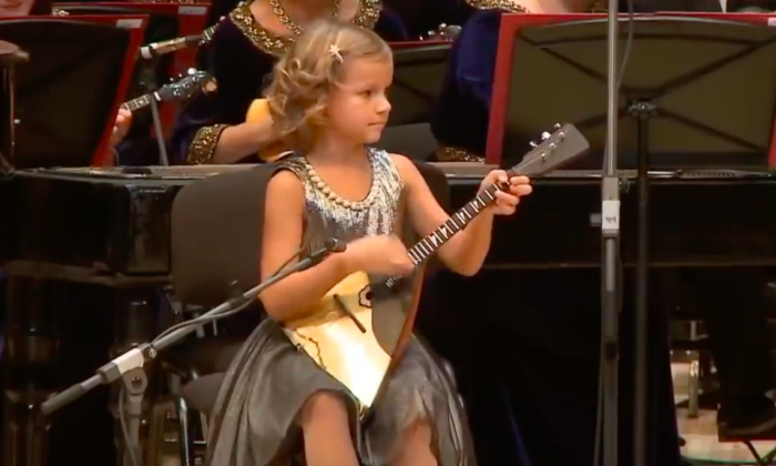 Anastasiia Tiurina (7 Years) ‘Valenki’ Balalaika