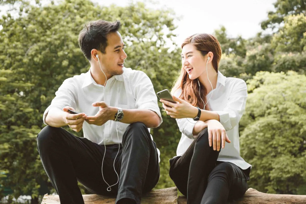 Sometimes writing your online dating profile feels like you’re trying to crack a code. (Viewva/Shutterstock)