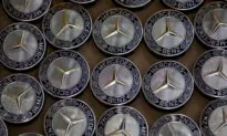 Mercedes-Benz, Daimler Truck Say Cannot Confirm Talks on Russian Stake Sale