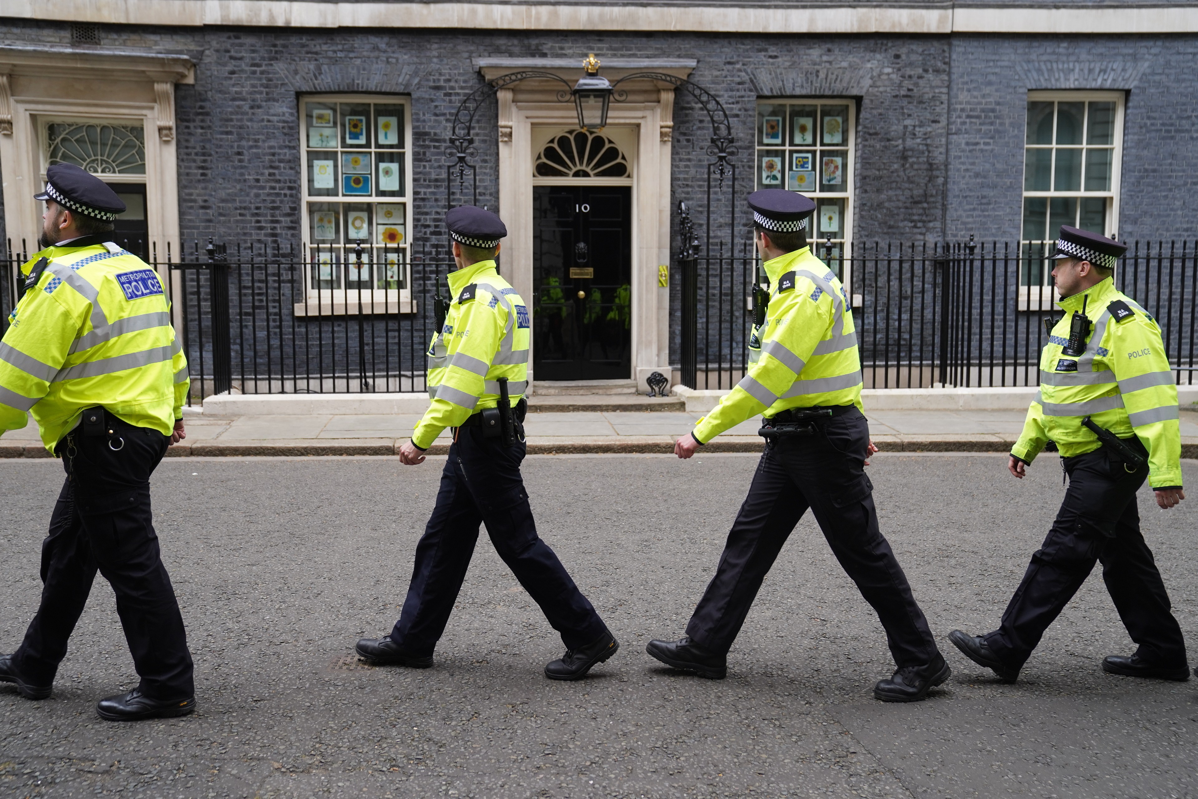 UK Minister Resigns Over 'Repeated Rule-Breaking' in Downing Street During COVID-19 Lockdown - Vimarsana News