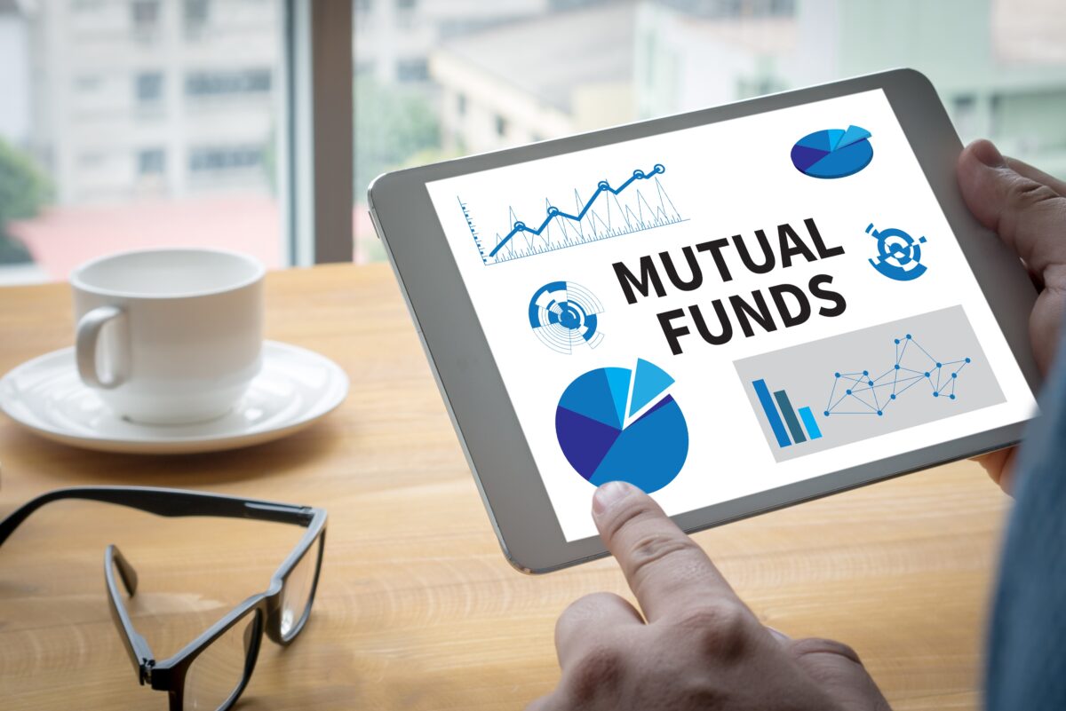 There're fees when trading mutual funds. (one photo/Shutterstock)
