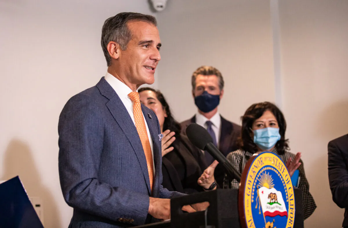 Mayor of Los Angeles Eric Garcetti speaks at a V.A. facility in Los Angeles on Sept. 29, 2021. (John Fredricks/The Epoch Times)
