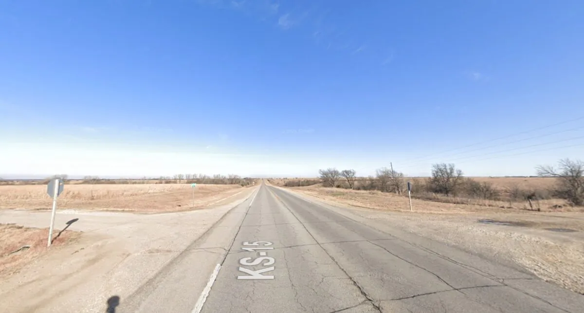 The intersection of U.S. Highway 77 and 122nd Road, near where three deputies were shot on April 15, 2022, in Winfield, Kan. Image captured in December 2021. (Google Maps)