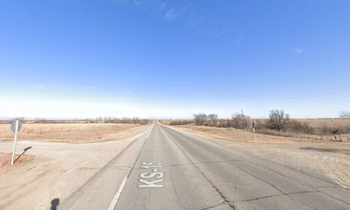 The intersection of U.S. Highway 77 and 122nd Road, near where three deputies were shot on April 15, 2022, in Winfield, Kan. Image captured in December 2021. (Google Maps)