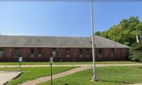 Illinois Corrections Employees Sue State Over COVID-19 Vaccine or Testing Mandate