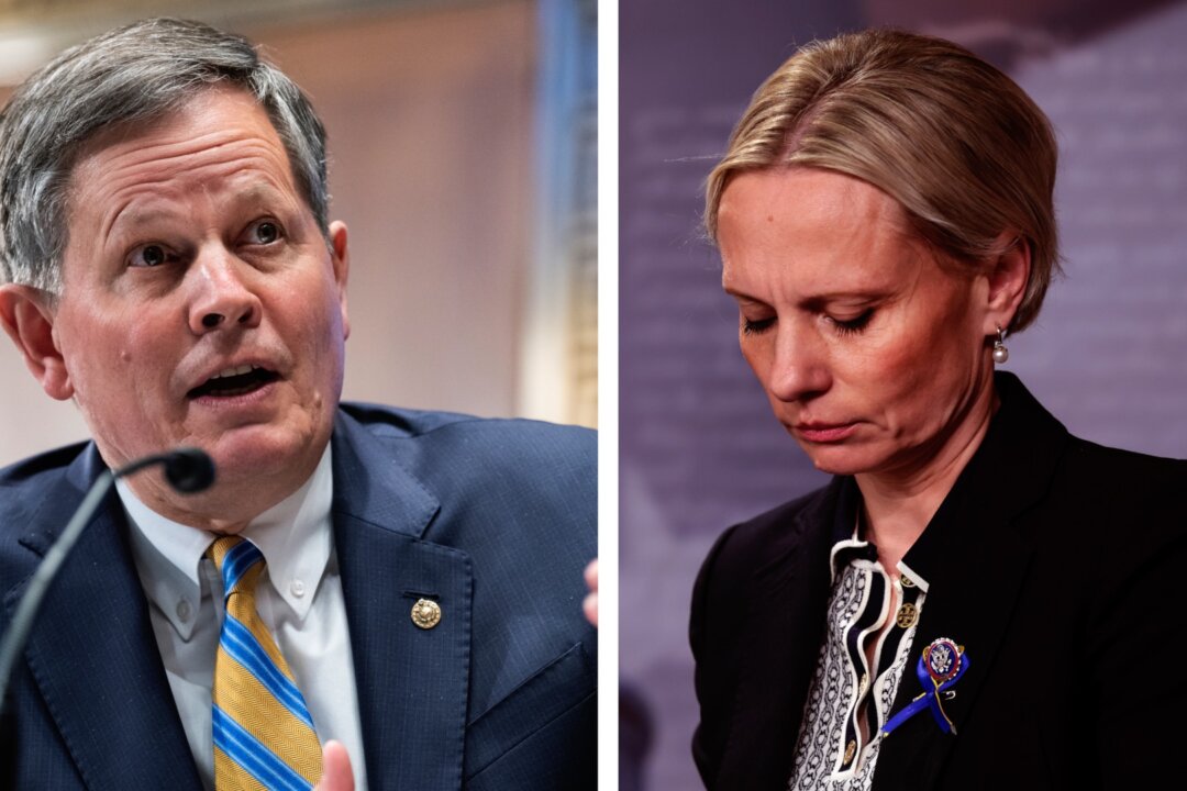 Sen. Daines, Rep. Spartz First US Lawmakers to Visit Ukraine Since Start of War