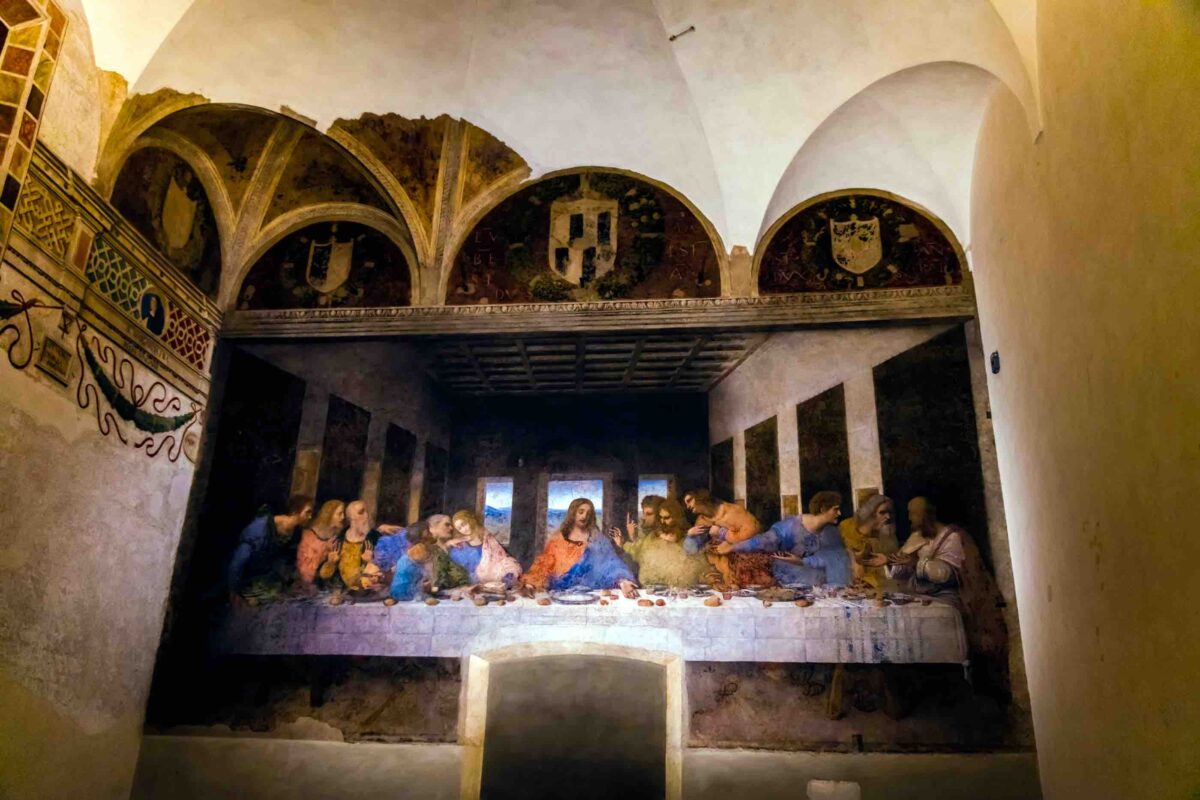 The Last Supper by Leonardo da Vinci in the refectory of the Convent of Santa Maria delle Grazie. Milan, Italy. (posztos/Shutterstock)