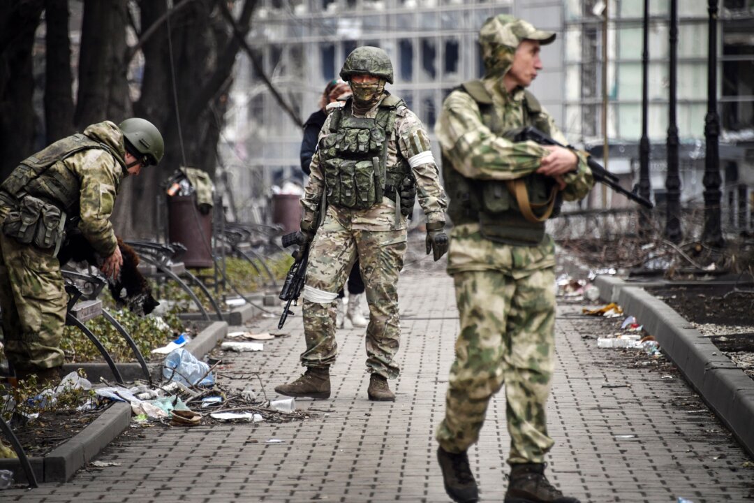 Russia–Ukraine War (April 18): Russians Fight in Streets of Ukrainian Town