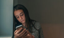 Social Media Use Lowers Life Satisfaction in Adolescents
