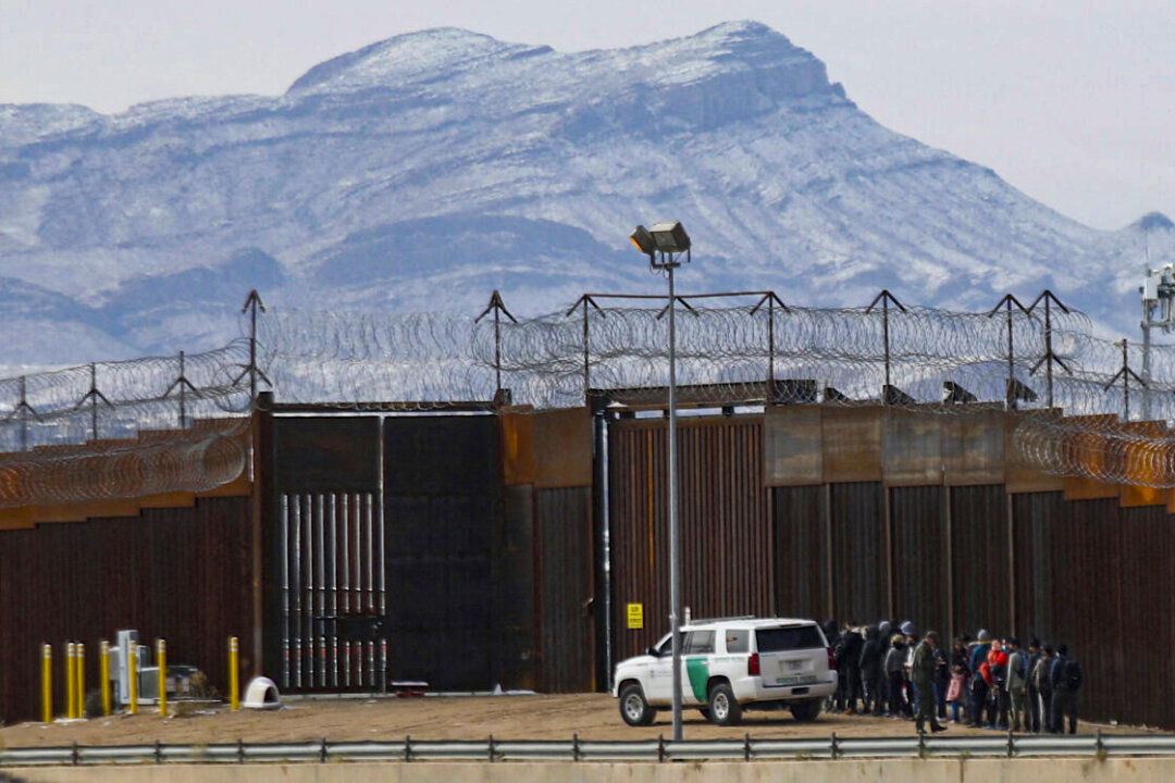 Chinese Nationals Flood US Southern Border Amid CCP Espionage Concerns ...
