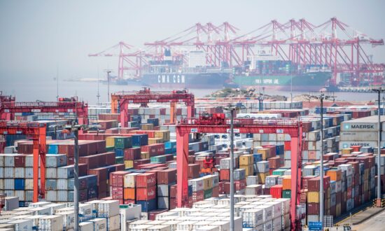 Lockdown Induces Shanghai Port Congestion, Drags Foreign Trade and Global Supply Chain   