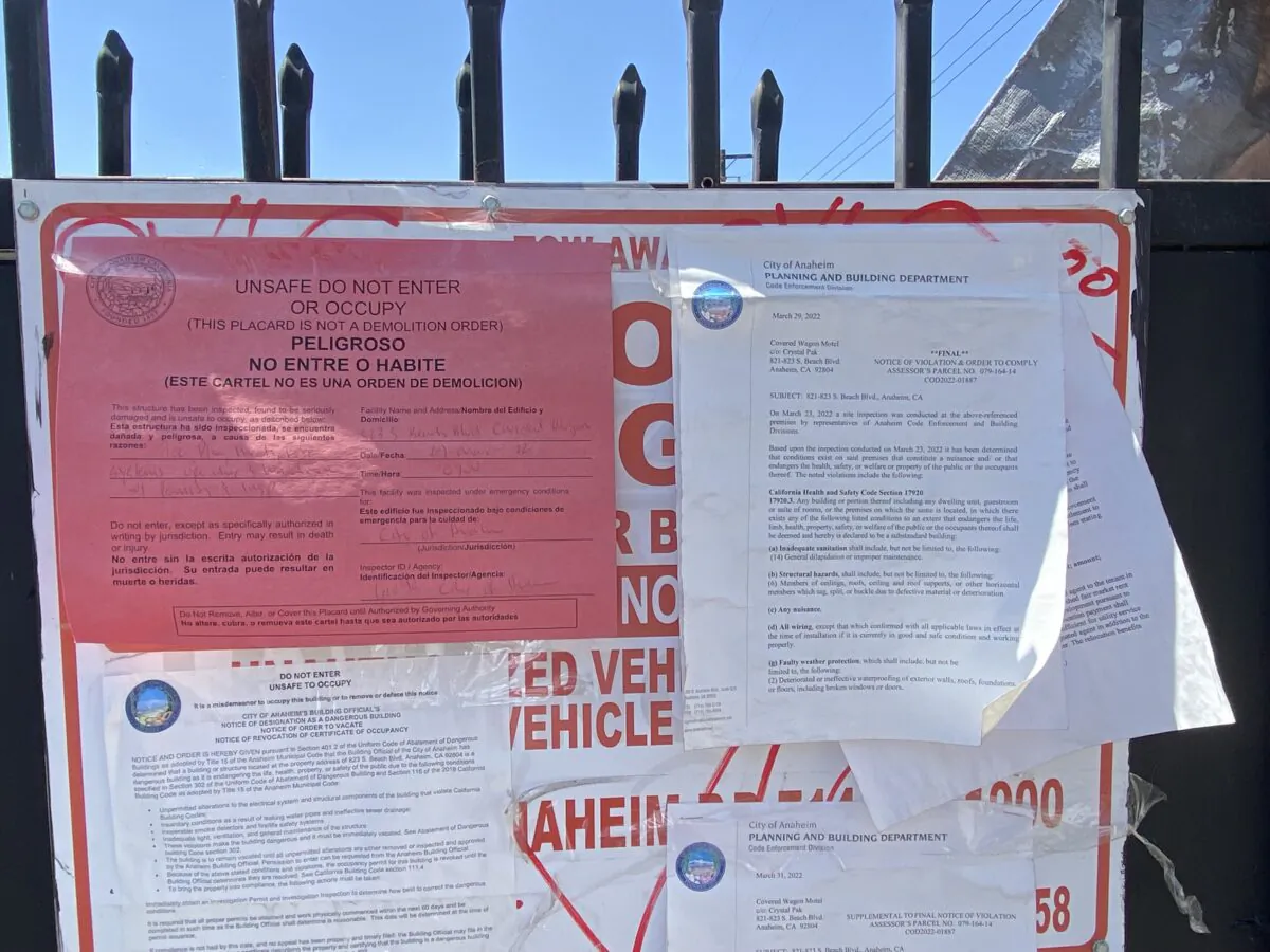 The Covered Wagon Motel was shut down in Anaheim on March 29, 2022. (Jill McLaughlin/The Epoch Times)