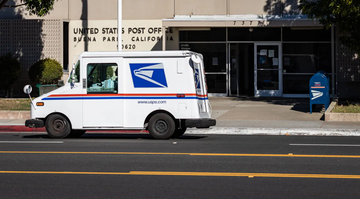 A post office in Buena Park, Calif., in a file photo. (John Fredricks/The Epoch Times)
