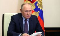 Putin Warns of ‘Lightning’ Response If US Intervenes in Ukraine