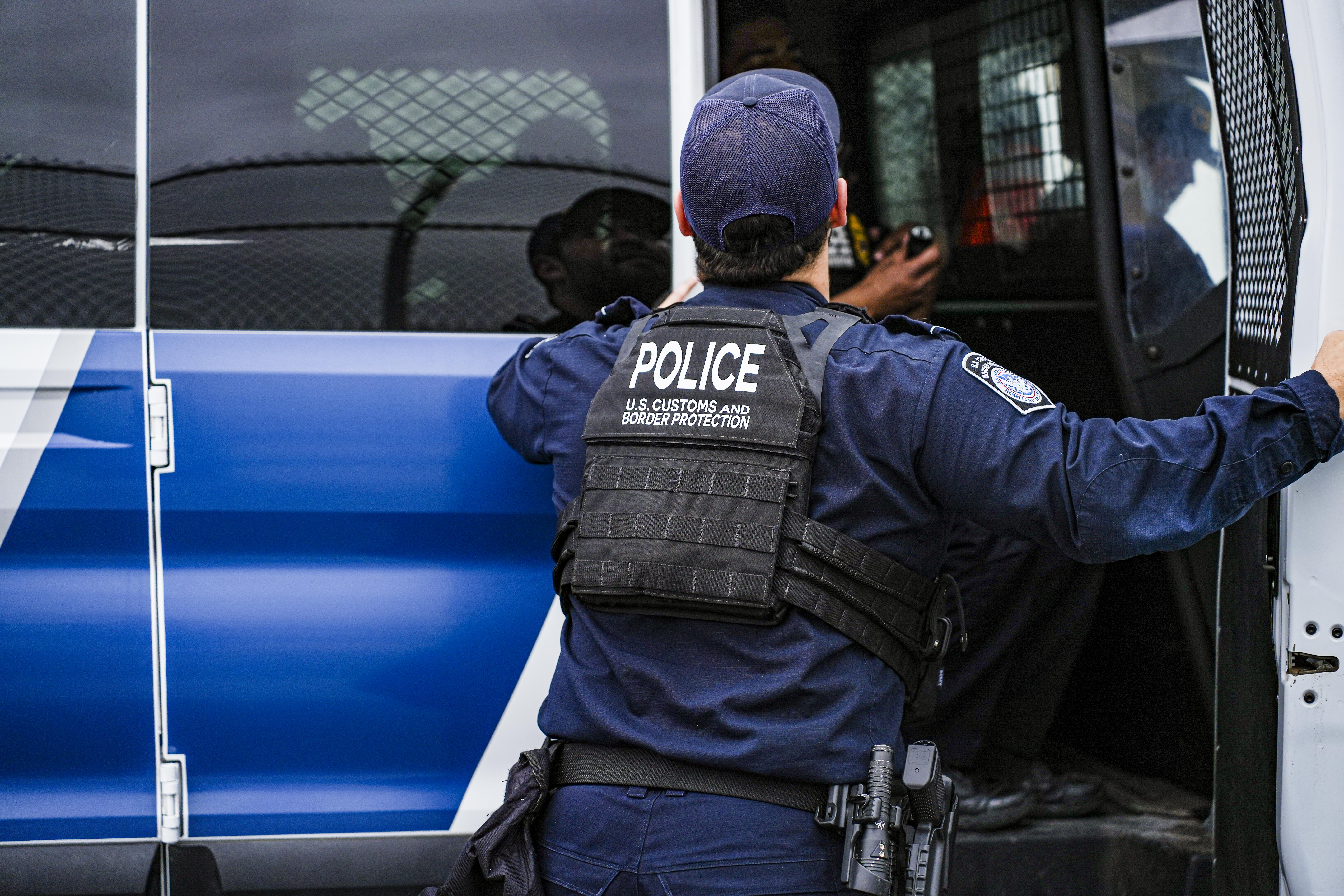 Illegal Immigrant Pleads Guilty to Attempted Murder of US Federal Officer - Vimarsana News