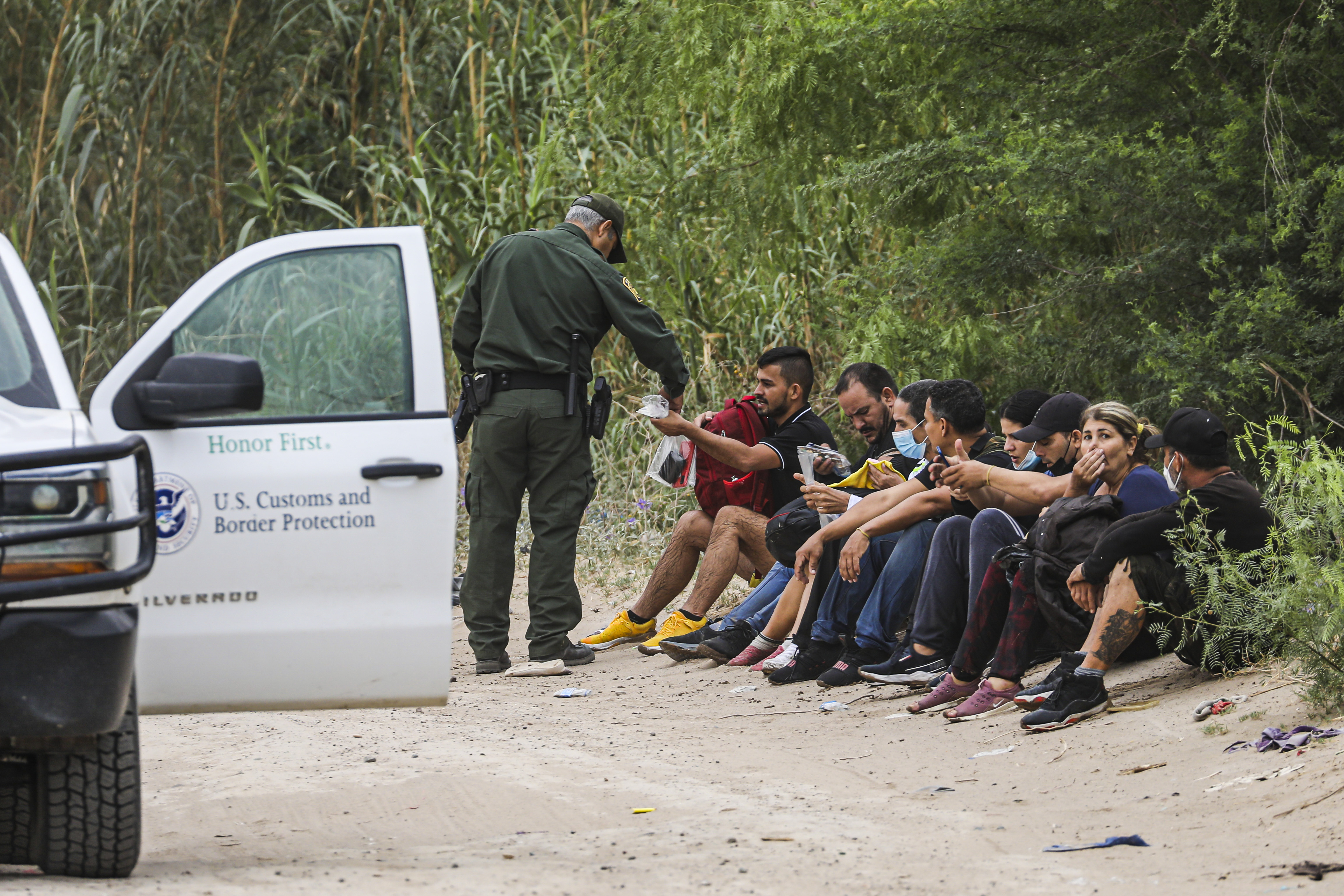 Texas Sues Biden Homeland Security Over Rule Allowing More Asylum-Seekers - Vimarsana News