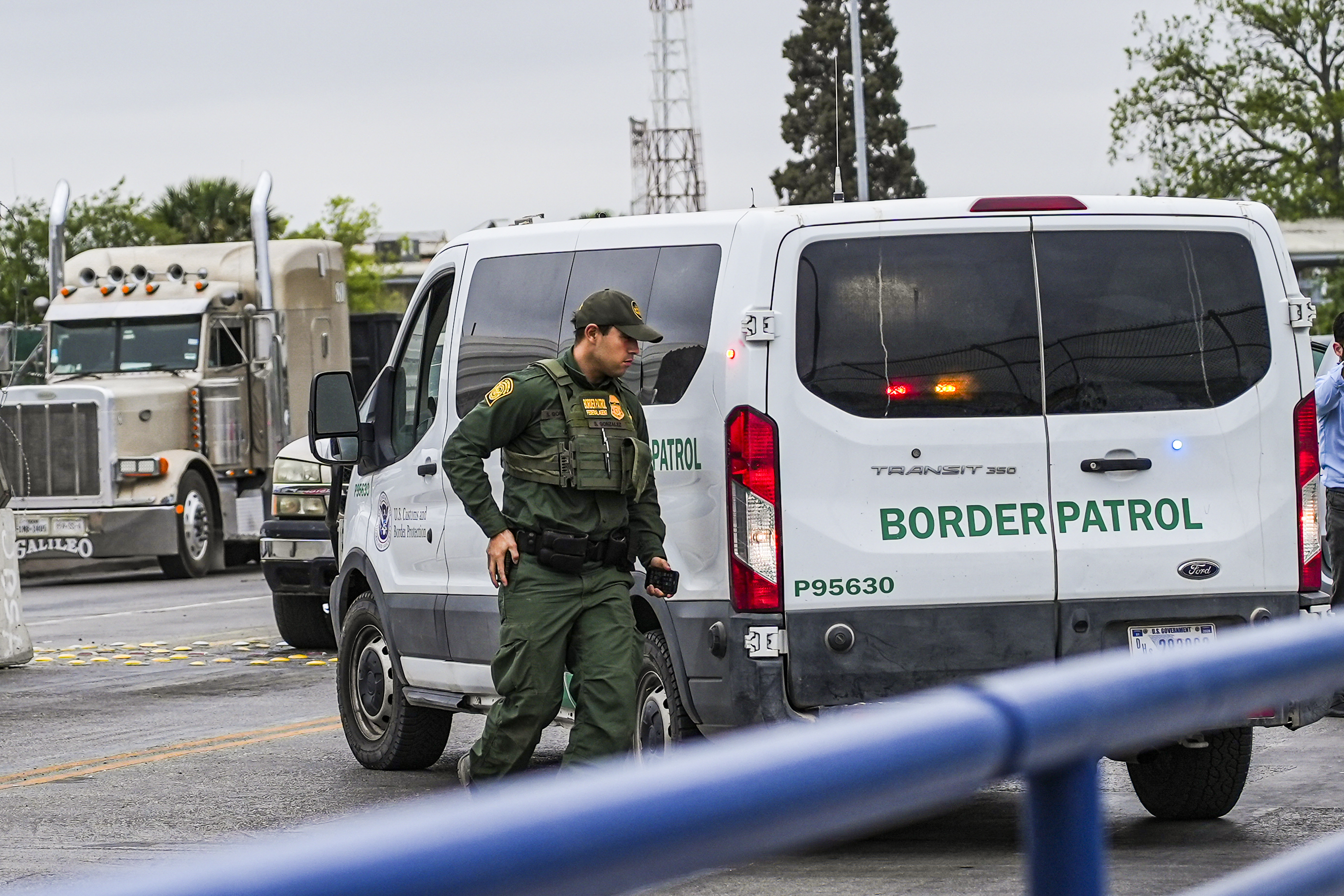 Capitol Report (April 20): 42 on FBI Terror Watch List Caught at Border; Is a Recession Coming? - Vimarsana News