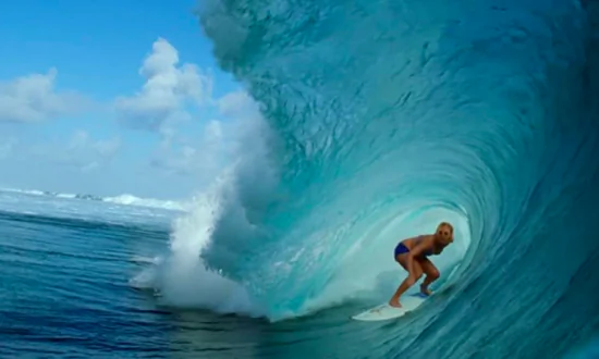 Popcorn and Inspiration: ‘Soul Surfer’: Girl Loses Arm to Shark, Surfs Even Better
