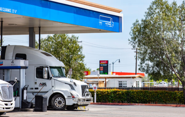 'Literalmente imposible': las empresas de camiones se preparan para el mandato eléctrico de California