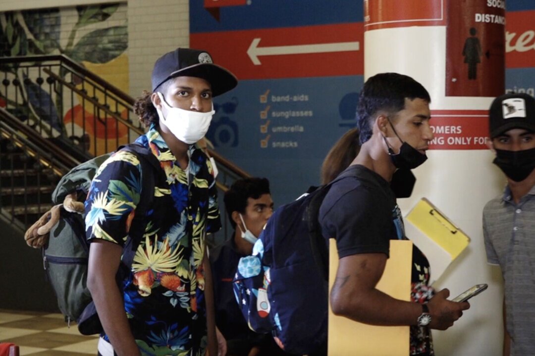 8th Bus From Texas With Illegal Immigrants Arrives in Washington: Governor