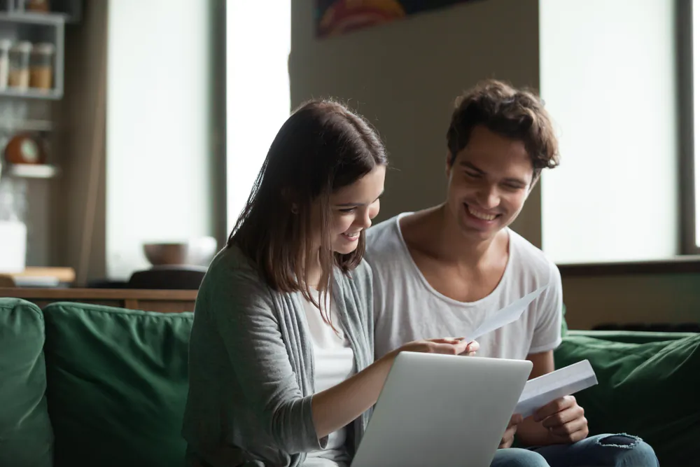 Mary Hunt offers mailbag advice about avoiding debt. (fizkes/Shutterstock)