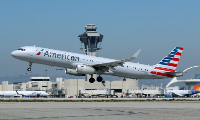 An American Airlines Airbus A321-200 plane takes off from Los Angeles International airport on March 28, 2018. (Mike Blake/Reuters)