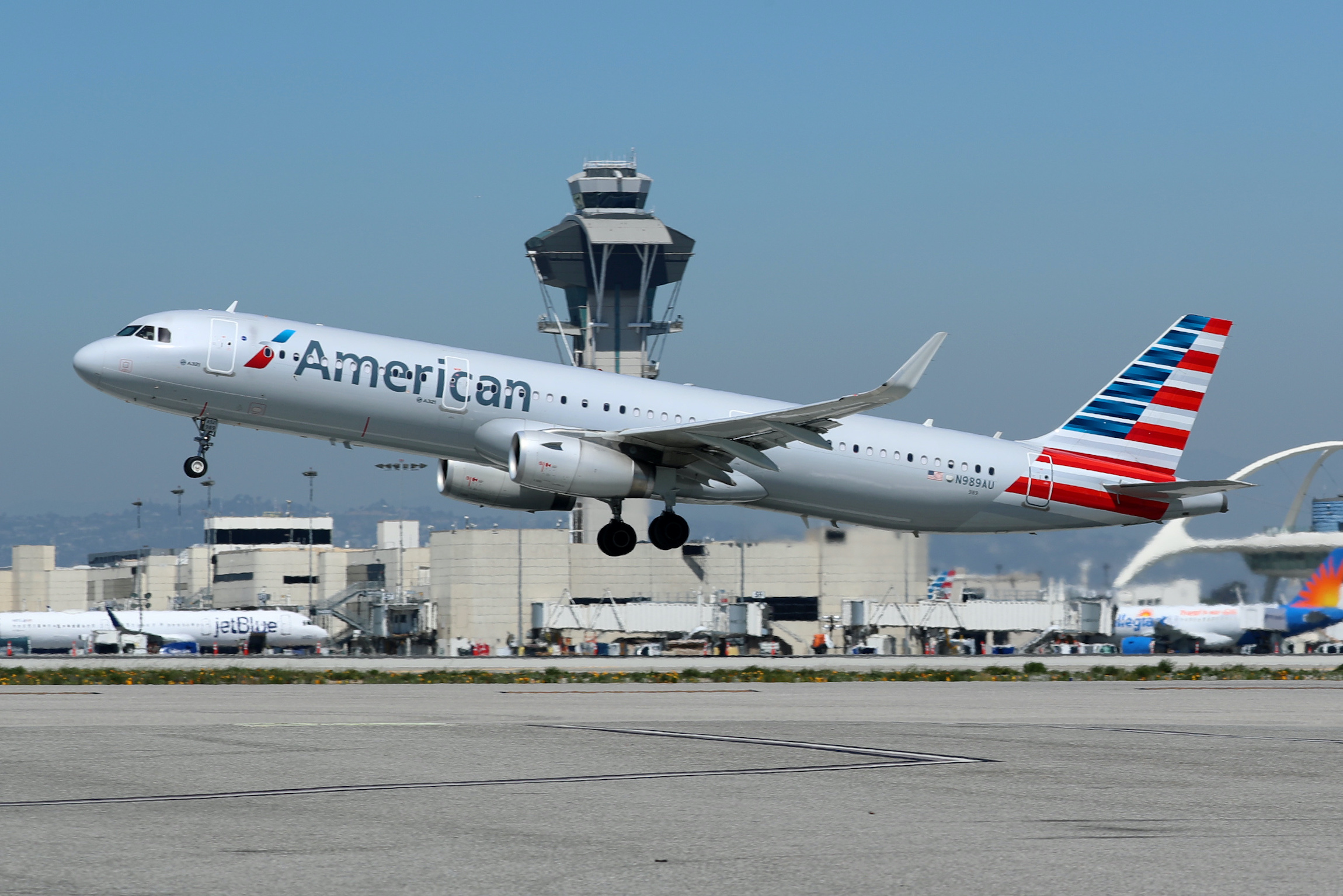 American Airlines Forecasts Return to Profit as Bookings Rebound - Vimarsana News